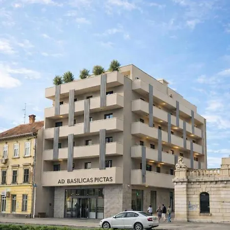 Hotell Sunday And Split